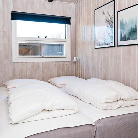 4 Person Holiday Home In Hemmet Kültér fotó