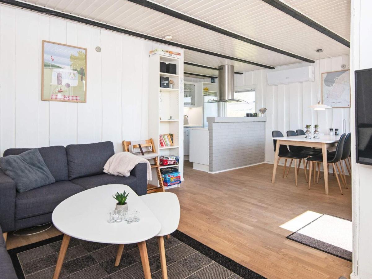 4 Person Holiday Home In Hemmet Kültér fotó